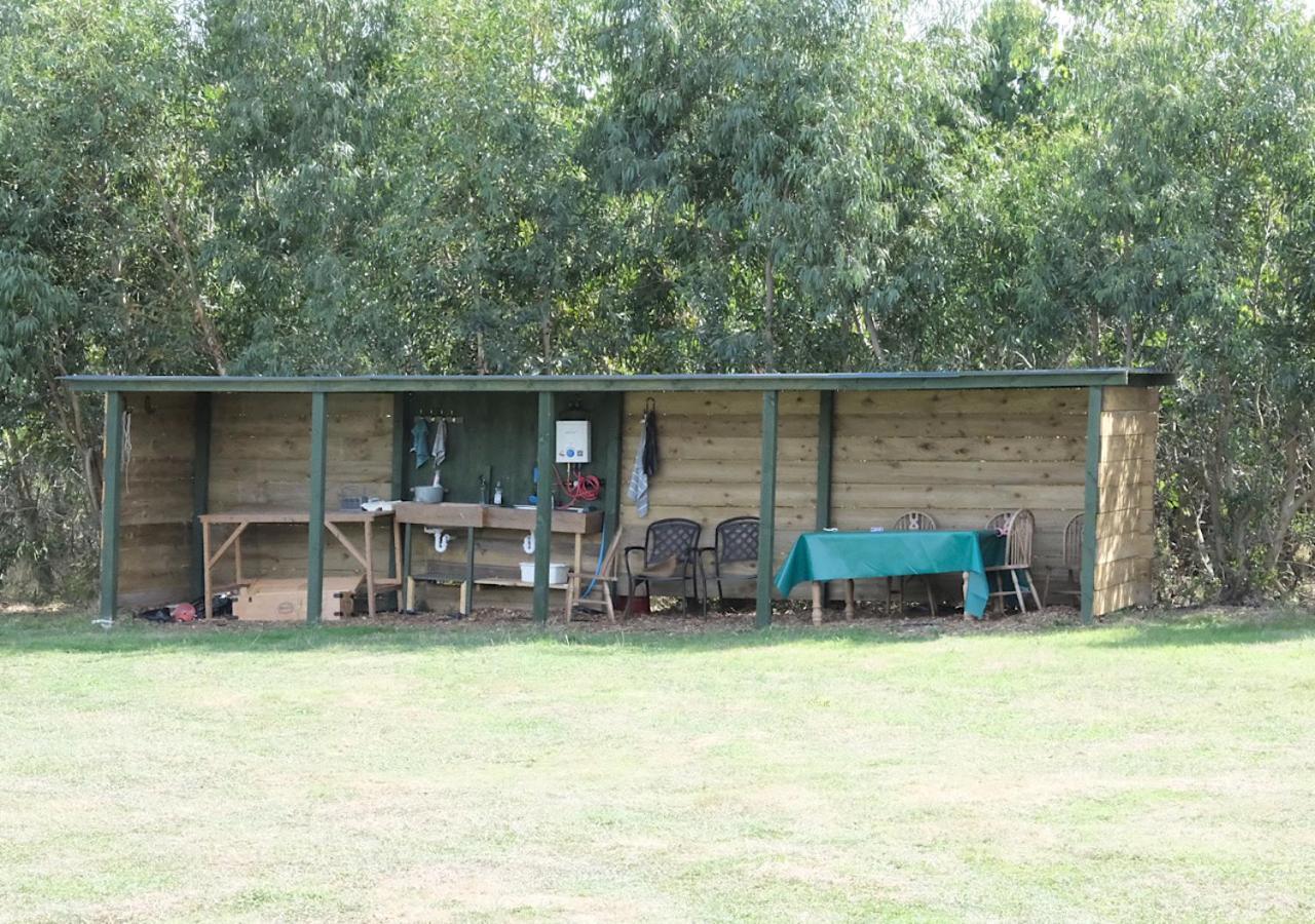 Gumtree Tipis Bickington Exterior photo